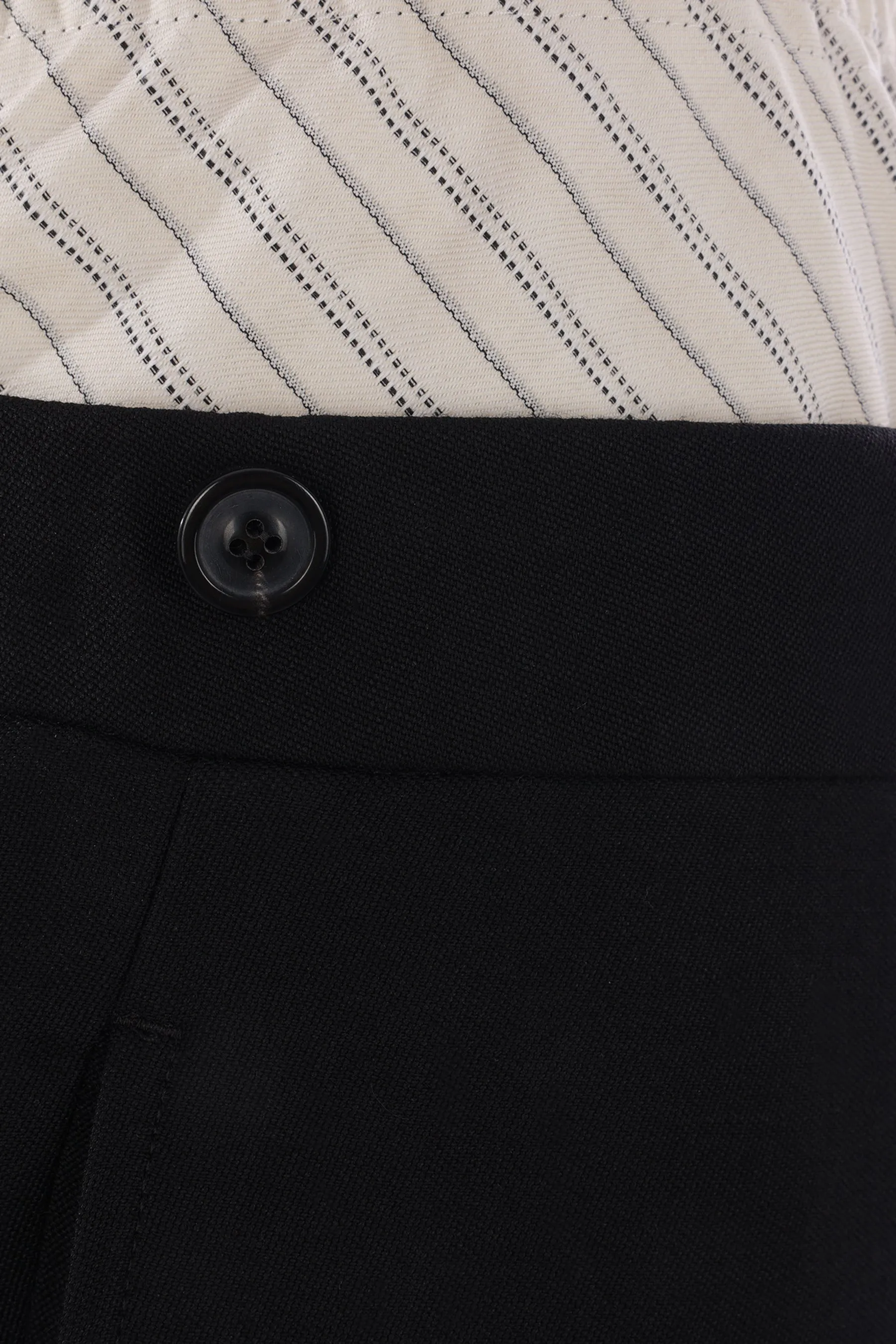 Anonymity of the lining trousers