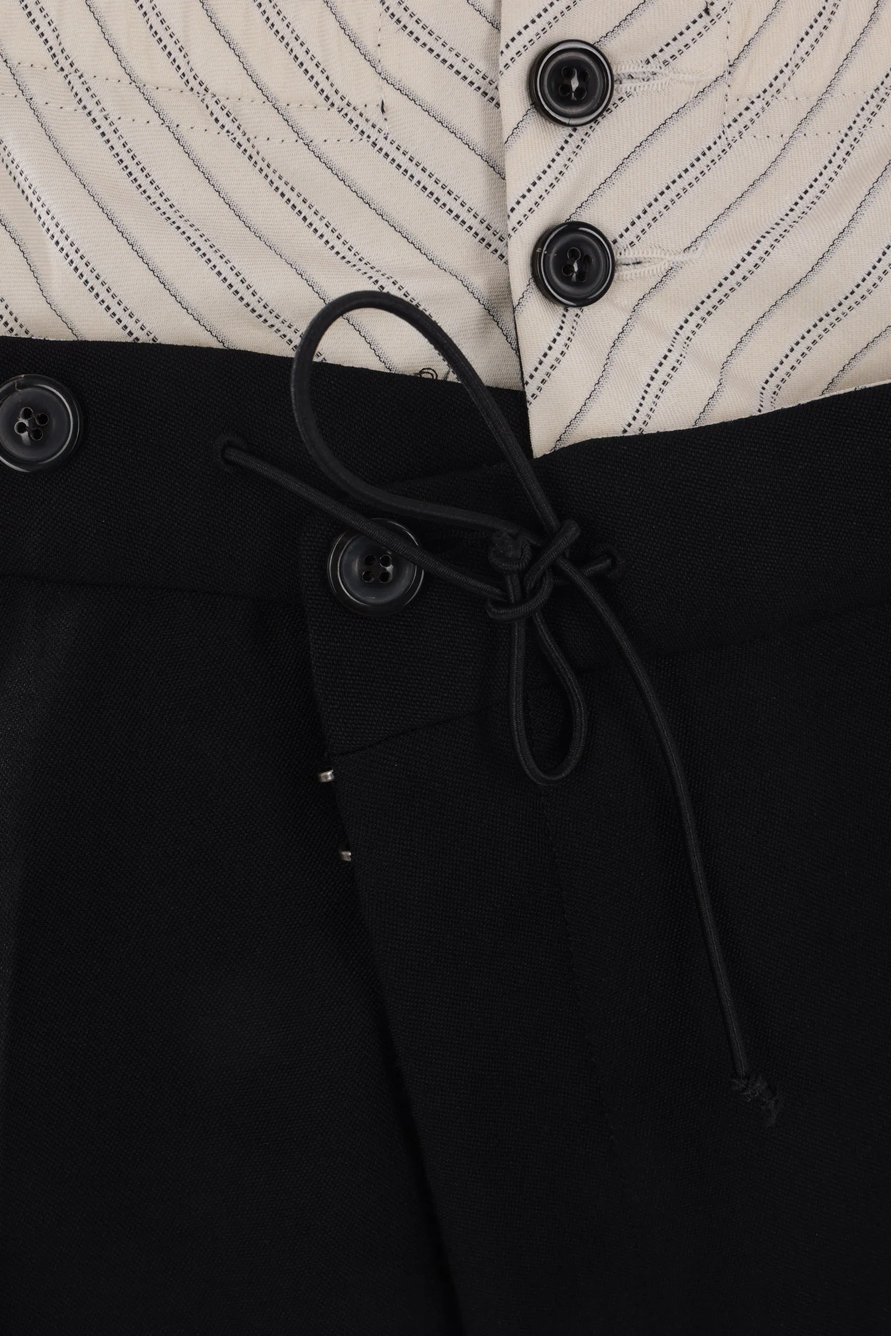 Anonymity of the lining trousers