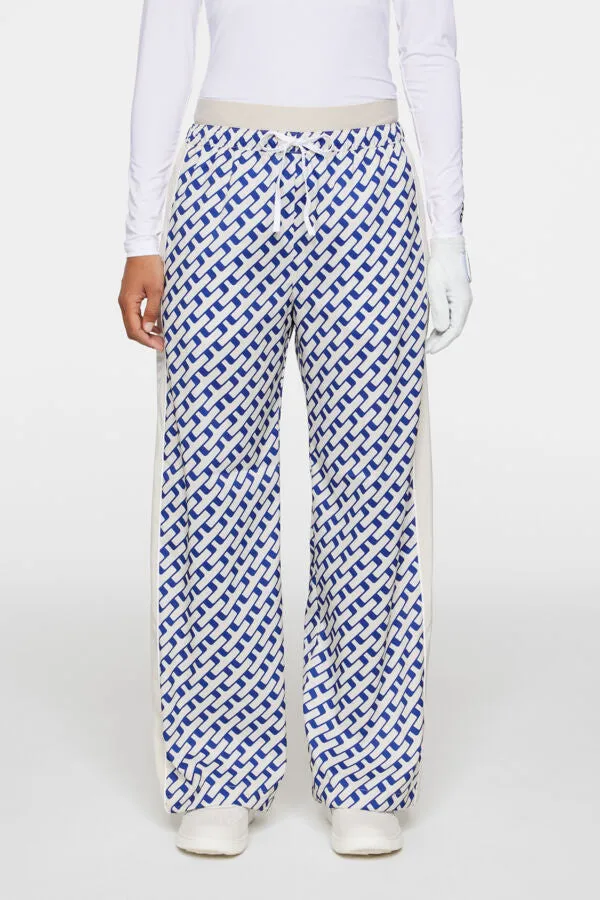Mira Pant