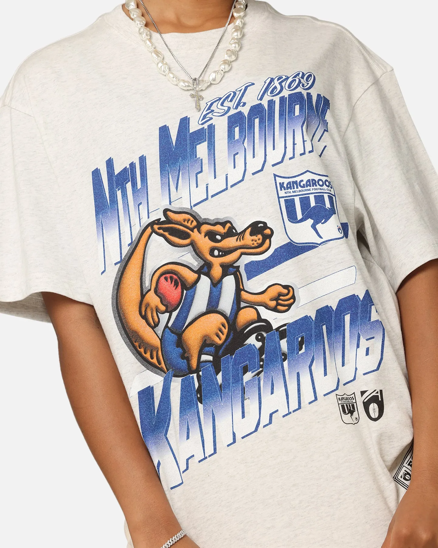 Mitchell & Ness North Melbourne Kangaroos Mascot Character T-Shirt Silver Marle