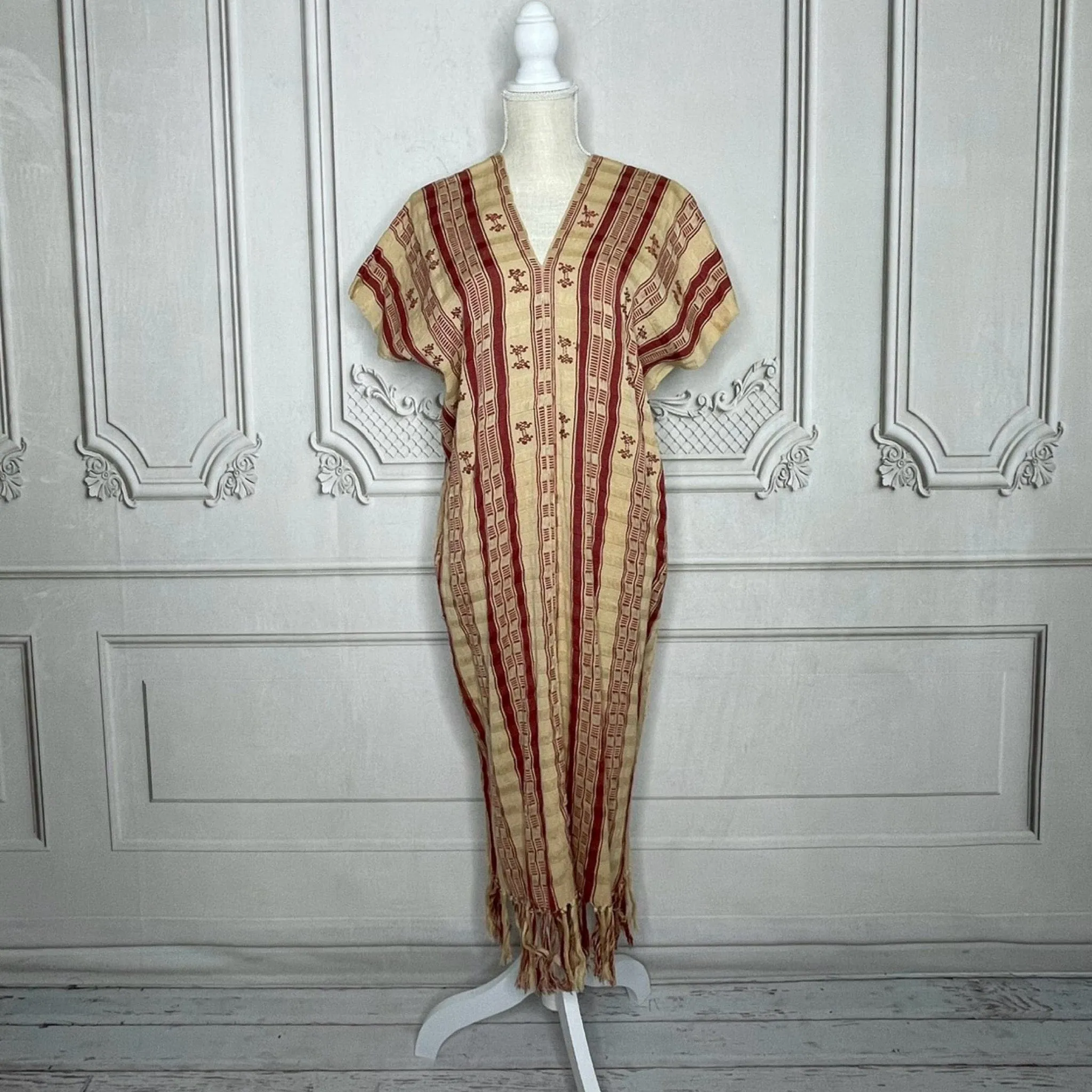Traditional Chiapas Huipil - V-Neck Gala